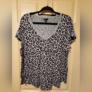 Torrid Leopard Print Graphic Tee - Size 0 - Excellent Condition